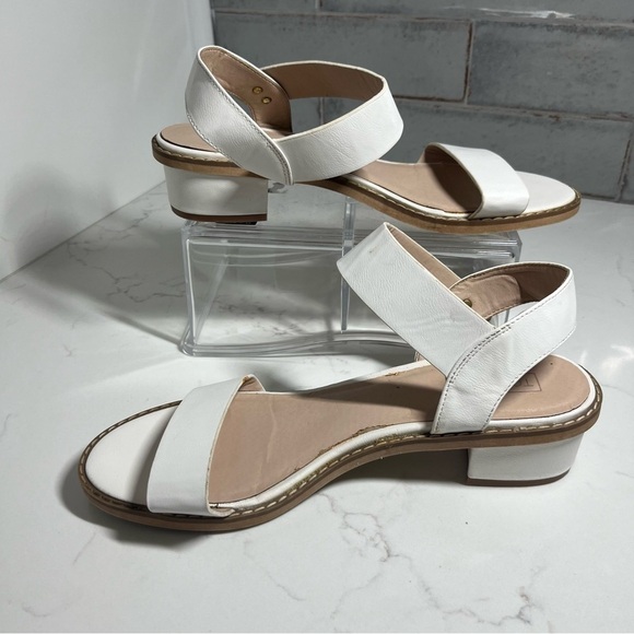 Topshop Shoes - Topshop White Heartbreaker Two Part Heel Sandals 9